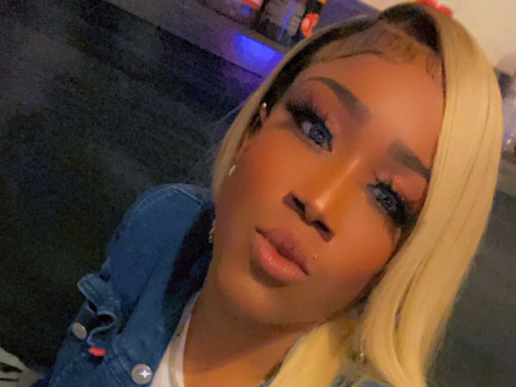 Enter AaliyahWhite VIP Show