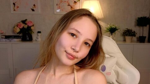 Enter AddelinTarro VIP Show