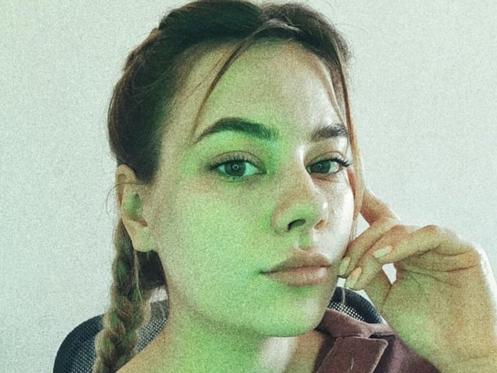 Enter AdrianaBradberry VIP Show