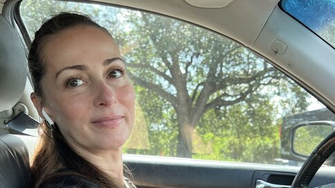 Enter Ahhhhnaaaa VIP Show