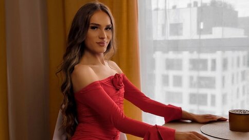 Enter AlbaMilan VIP Show