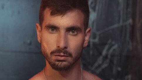 Enter AlessandroSerra VIP Show