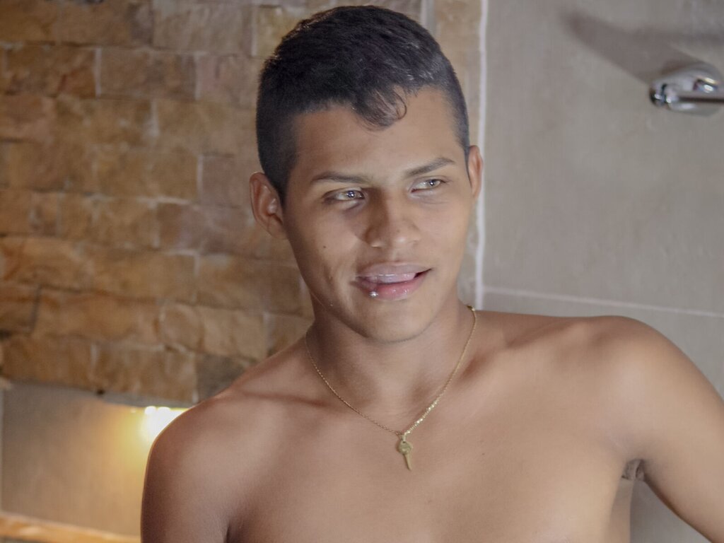 Enter AlexisBennette VIP Show