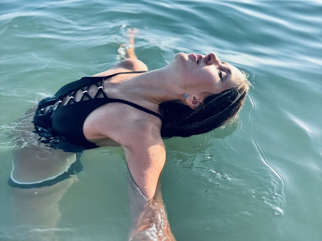 Enter AliceCaramel VIP Show