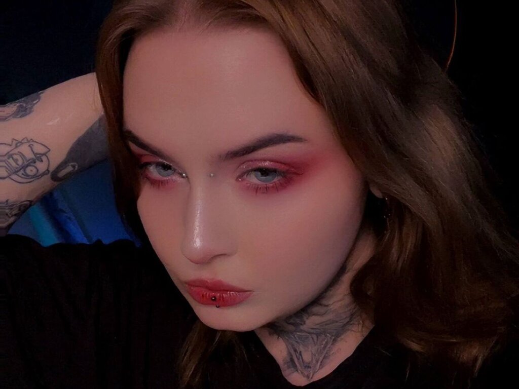 Enter AliceLinger VIP Show