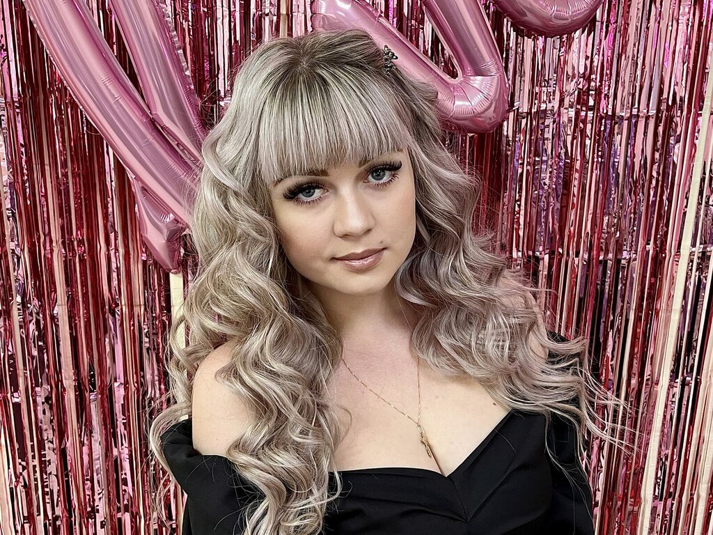 Enter AllaSandres VIP Show