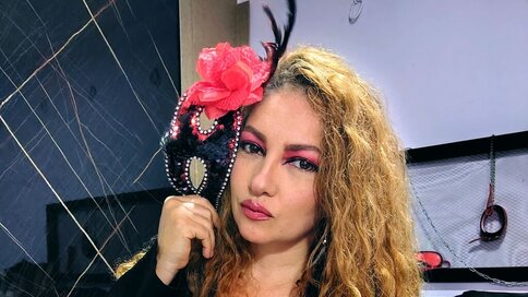 Enter AlmaGram VIP Show