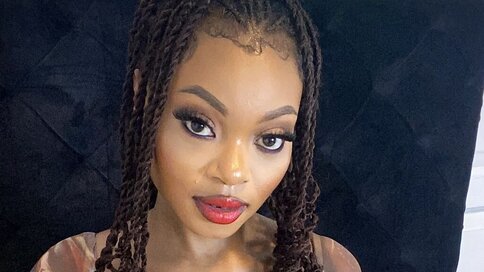 Enter AmaAmivie VIP Show