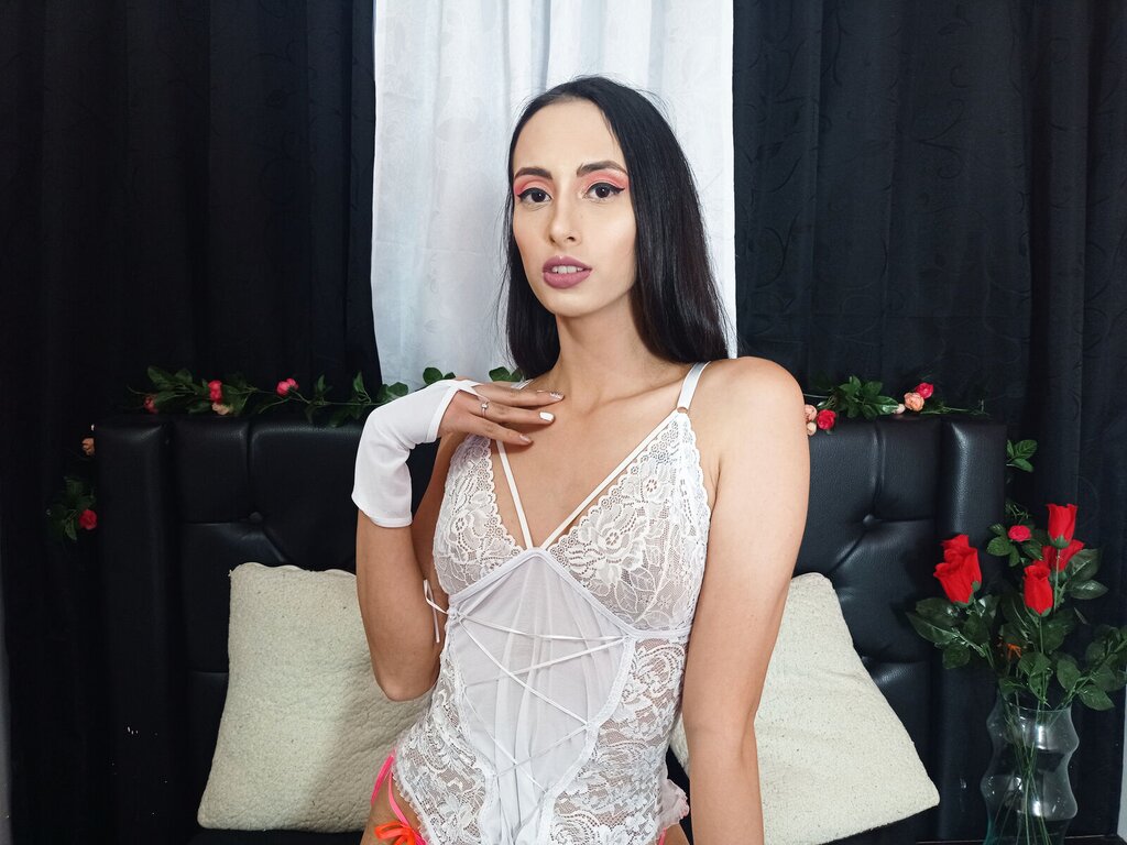 Enter AnabelDarcy VIP Show