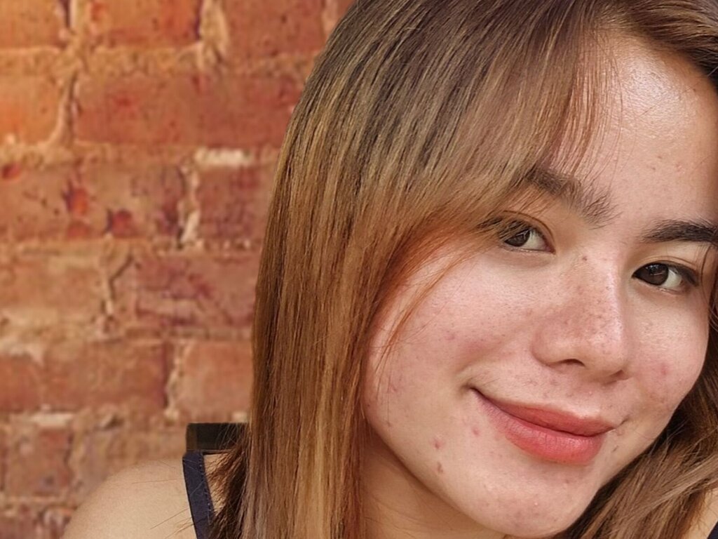 Enter AndreaMondo VIP Show