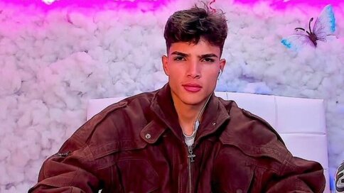 Enter AndresZapata VIP Show