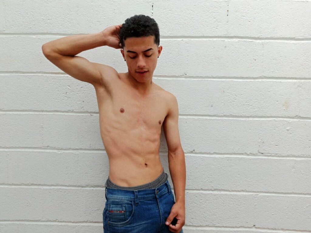 Enter AndrewMarshall VIP Show