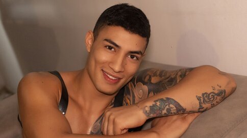 Enter AngellAdams VIP Show