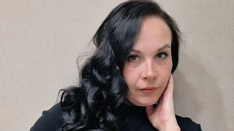 Enter AnnaMoon VIP Show