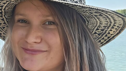 Enter AnnaVyxen VIP Show