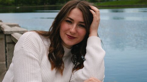 Enter AnnyPirs VIP Show