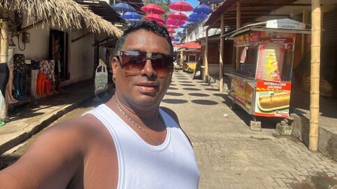 Enter AryJose VIP Show