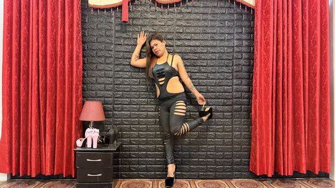 Enter BeautyExtremely VIP Show