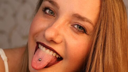 Enter BelleCox VIP Show