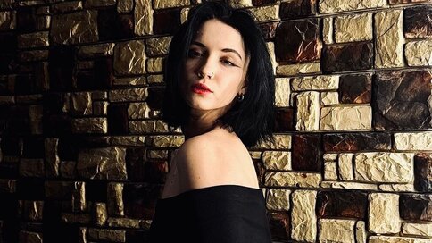 Enter BereniceParrack VIP Show