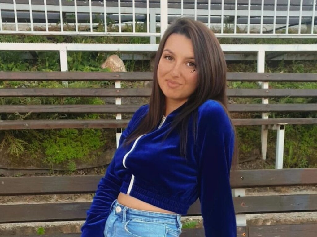 Enter BettyJamess VIP Show