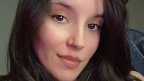 Enter BirdieBirchett VIP Show