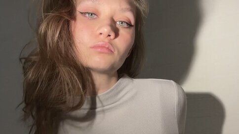 Enter BrandiLiedberg VIP Show