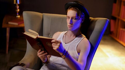 Enter BruseRockwell VIP Show