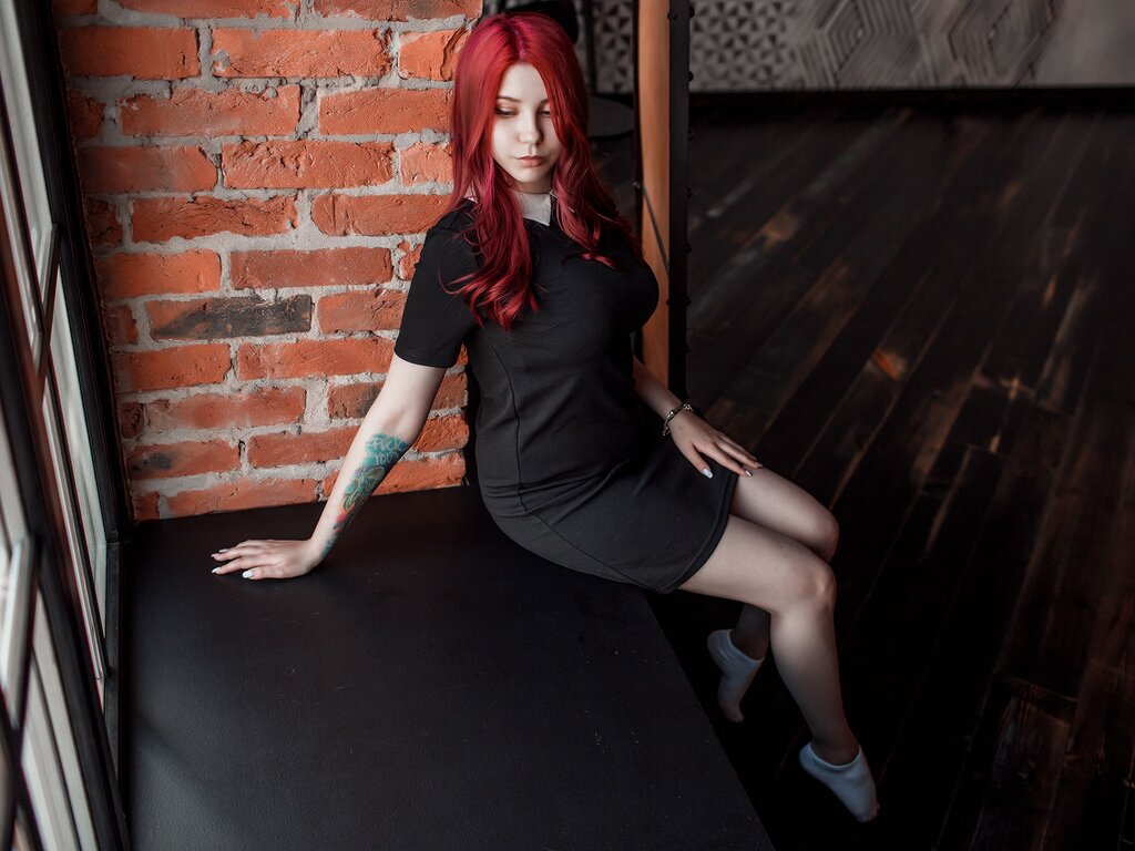 Enter CarenLove VIP Show