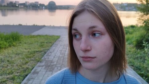 Enter CarieGrounds VIP Show