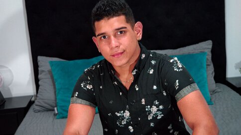 Enter CarlosDevis VIP Show