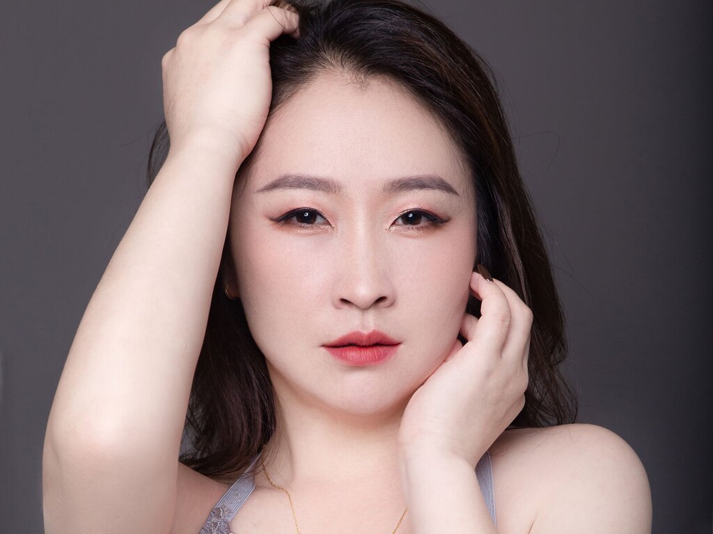 Enter CarmenSan VIP Show