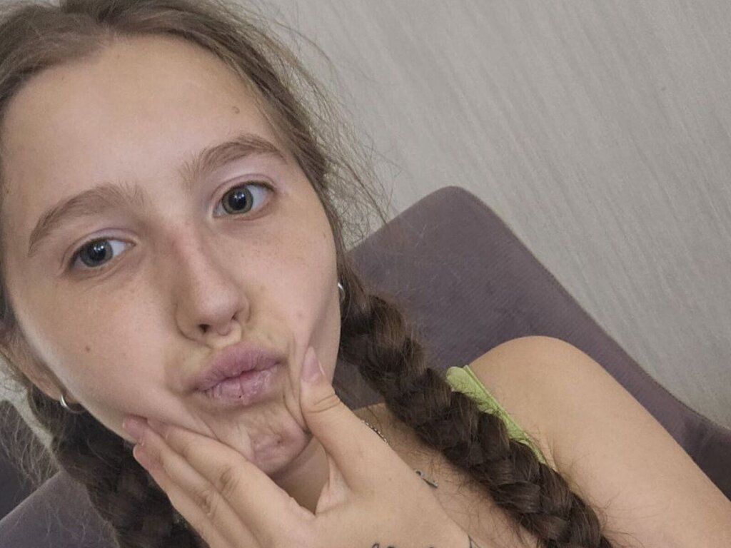 Enter CatherineRichard VIP Show