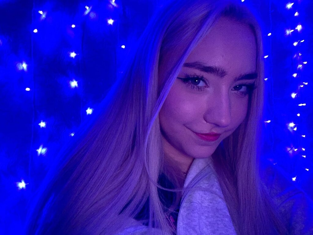 Enter ChristinaLahra VIP Show