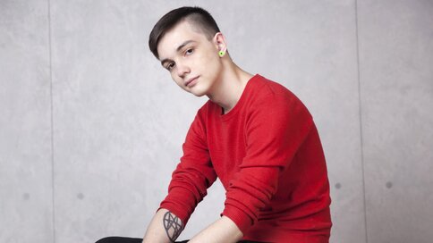 Enter ChuckJey VIP Show