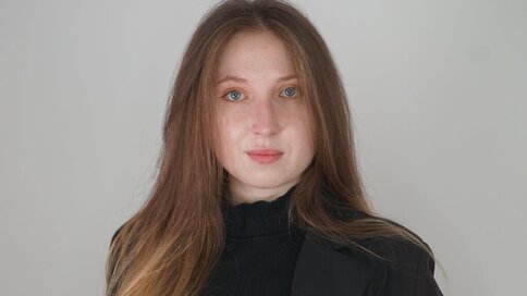 Enter CrisMealer VIP Show