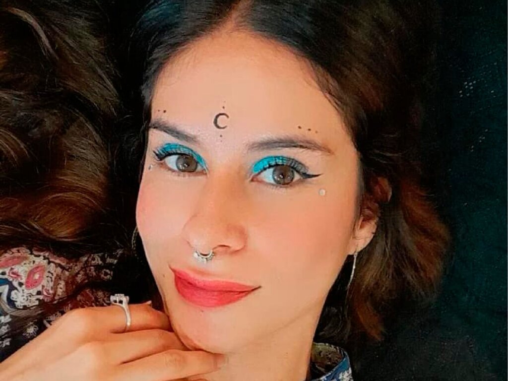 Enter CristalDuque VIP Show