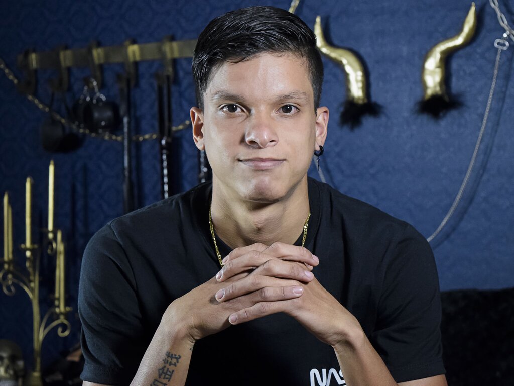 Enter CristianPalms VIP Show