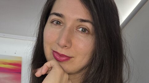 Enter DaniVelvet VIP Show