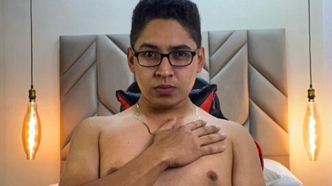 Enter DanteVoss VIP Show