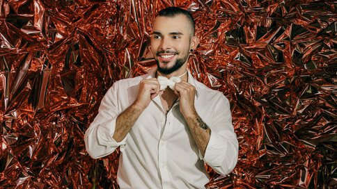 Enter DeanLeeroy VIP Show