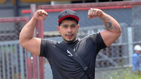 Enter DeimonLaker VIP Show