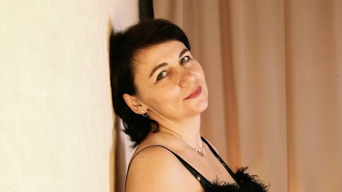 Enter DemiMature VIP Show