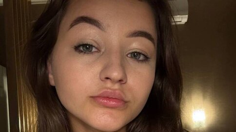 Enter DenisseSkutnik VIP Show