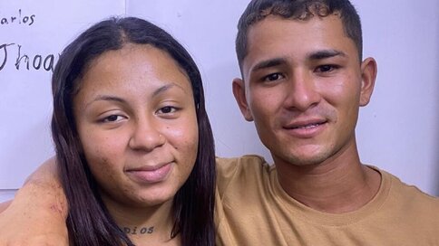 Enter DilanAndTania VIP Show