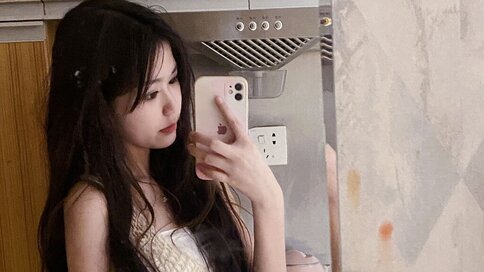 Enter DorisEileen VIP Show