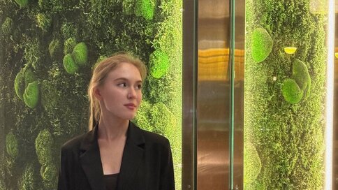 Enter EdaNoreikaite VIP Show