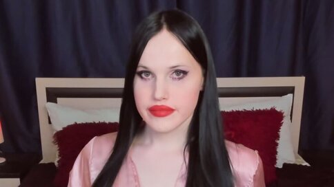 Enter EffieMur VIP Show