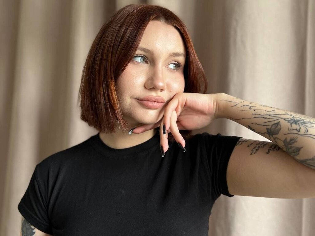 Enter EileenHeesch VIP Show