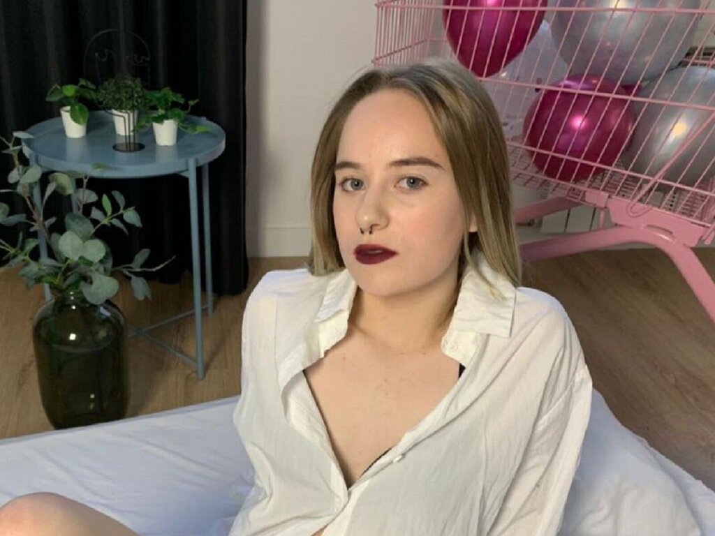 Enter ElieWilliams VIP Show